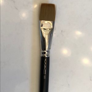 MAC 191 Brush